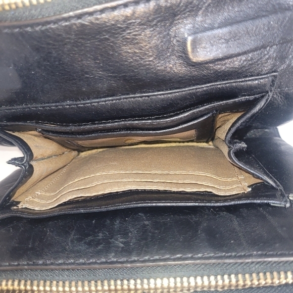 Euc Antonio Melani leather crossbody bag. - Picture 5 of 13